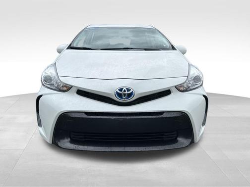 2017 Toyota Prius v Three
