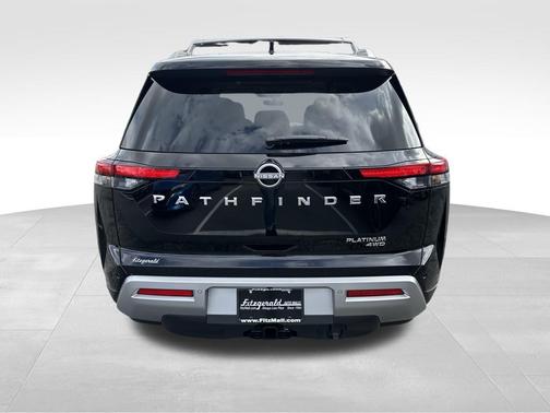 2025 Nissan Pathfinder Platinum 4WD