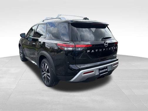 2025 Nissan Pathfinder Platinum 4WD