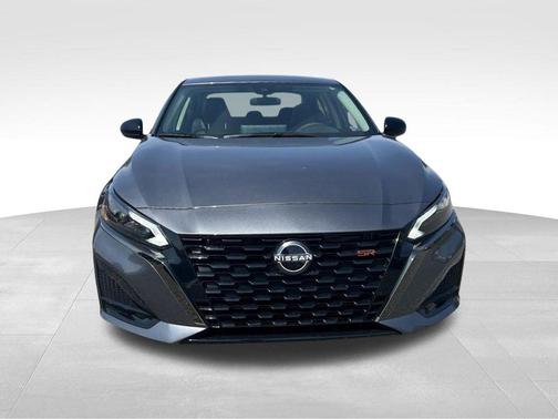 2025 Nissan Altima SR FWD