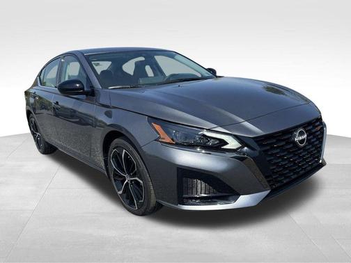 2025 Nissan Altima SR FWD