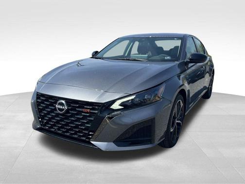 2025 Nissan Altima SR FWD