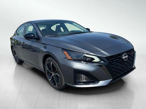 2025 Nissan Altima SR FWD