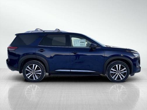 2025 Nissan Pathfinder Platinum 4WD