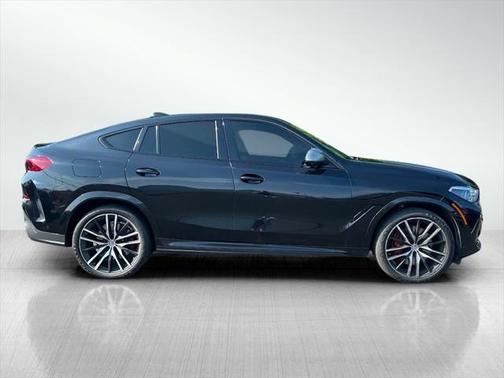 2022 BMW X6 M50i