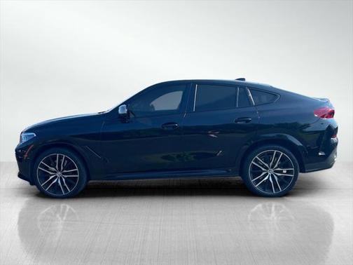 2022 BMW X6 M50i