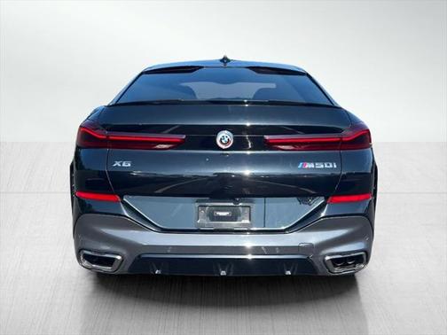 2022 BMW X6 M50i