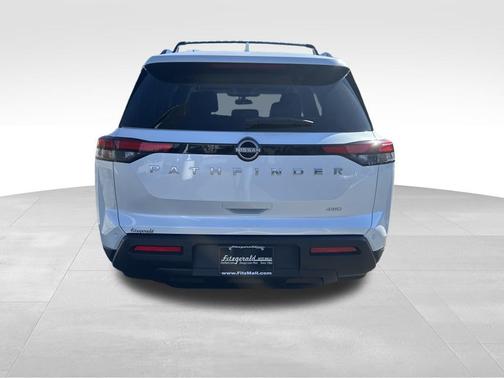 2025 Nissan Pathfinder SV 4WD