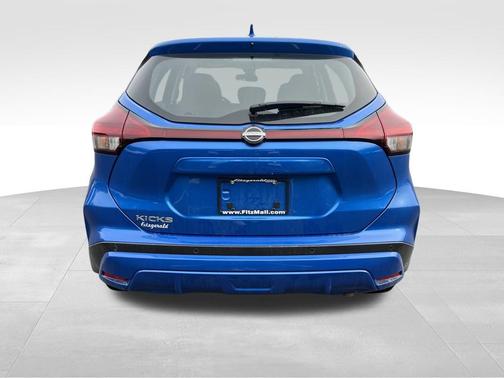 2025 Nissan Kicks S