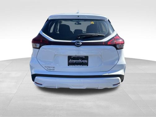 2025 Nissan Kicks S