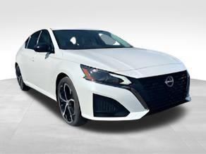 2025 Nissan Altima SR FWD