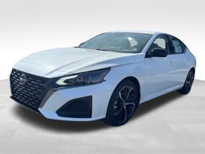 2025 Nissan Altima SR FWD