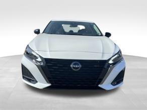 2025 Nissan Altima SR FWD