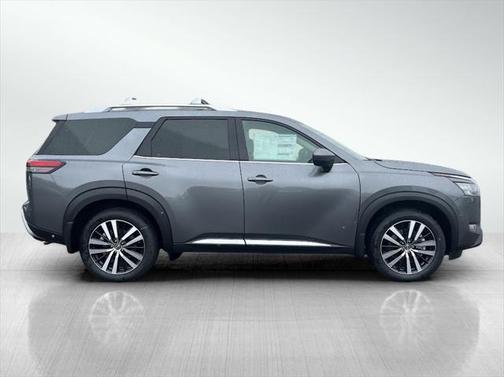 2025 Nissan Pathfinder Platinum 4WD