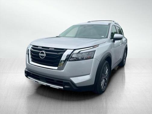 2025 Nissan Pathfinder SL 4WD