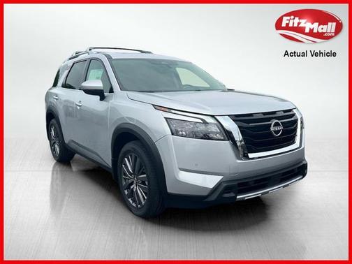 2025 Nissan Pathfinder SL 4WD