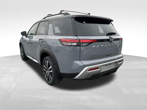 2025 Nissan Pathfinder Platinum 4WD