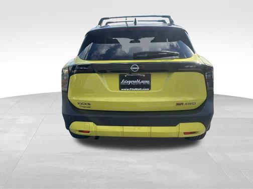 2026 Nissan Kicks SR