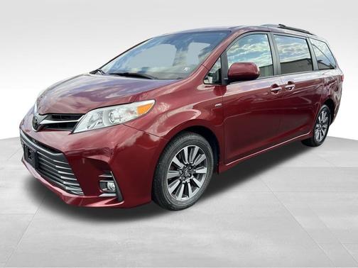 2018 Toyota Sienna XLE