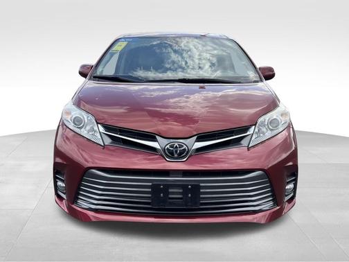 2018 Toyota Sienna XLE