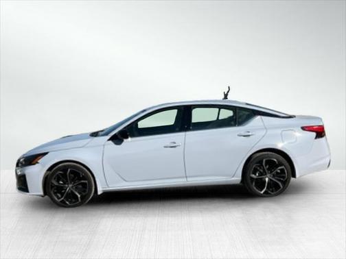 2023 Nissan Altima SR Intelligent AWD