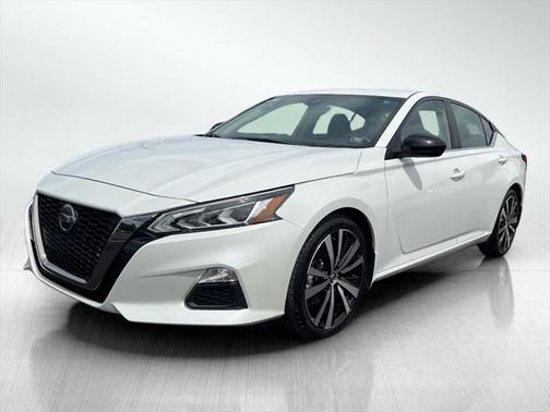 2022 Nissan Altima SR FWD