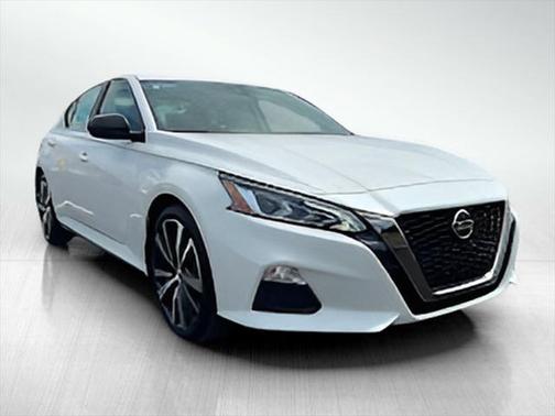 2022 Nissan Altima SR FWD