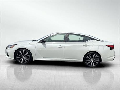 2022 Nissan Altima SR FWD