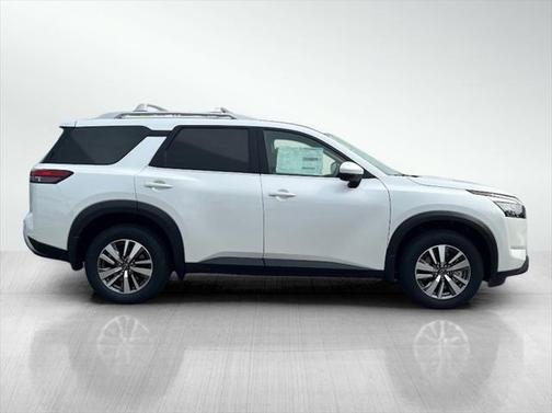 2025 Nissan Pathfinder SL 4WD