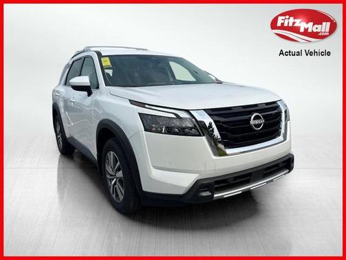 2025 Nissan Pathfinder SL 4WD
