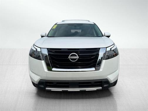 2025 Nissan Pathfinder SL 4WD