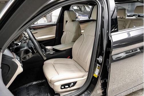 2017 BMW 540 540i Sedan