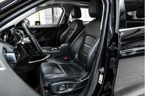 2019 Jaguar F-PACE 30t Prestige