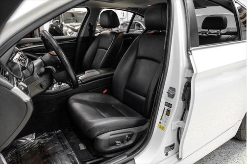 2015 BMW 528 4dr Sdn 528i RWD