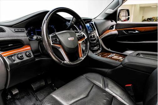 2018 Cadillac Escalade Luxury