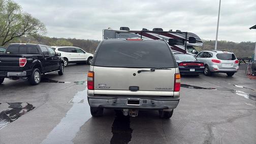 Silver 2002 Chevrolet Tahoe LS