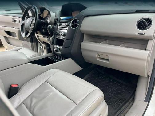 WHITE 2012 Honda Pilot Touring