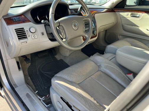 2006 Cadillac DTS Base