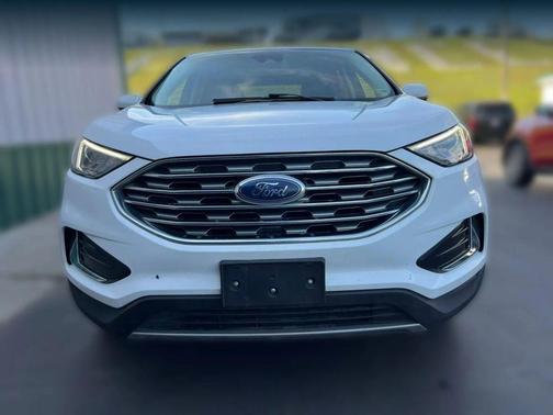 White 2022 Ford Edge SEL