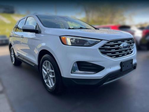 White 2022 Ford Edge SEL