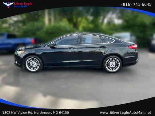 Black 2016 Ford Fusion SE