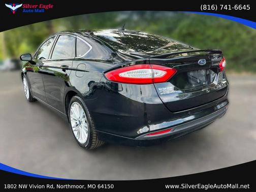 Black 2016 Ford Fusion SE