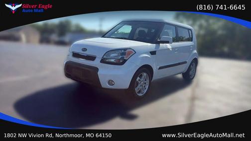 White 2010 Kia Soul +