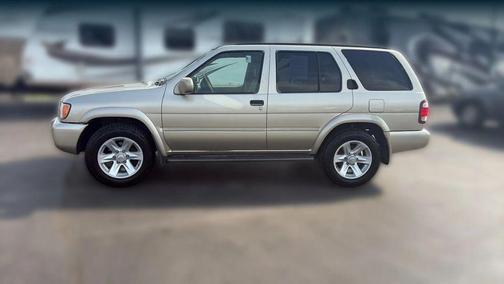 2002 Nissan Pathfinder LE