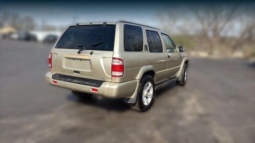 2002 Nissan Pathfinder LE