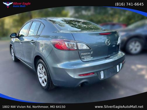 Gray 2013 Mazda Mazda3 i SV