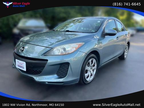 Gray 2013 Mazda Mazda3 i SV
