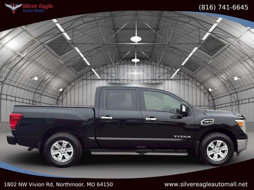 2017 Nissan Titan SV