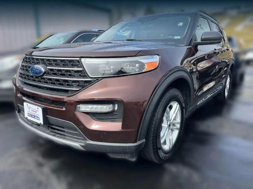 RED 2020 Ford Explorer XLT
