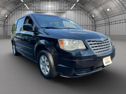 2010 Chrysler Town & Country New LX